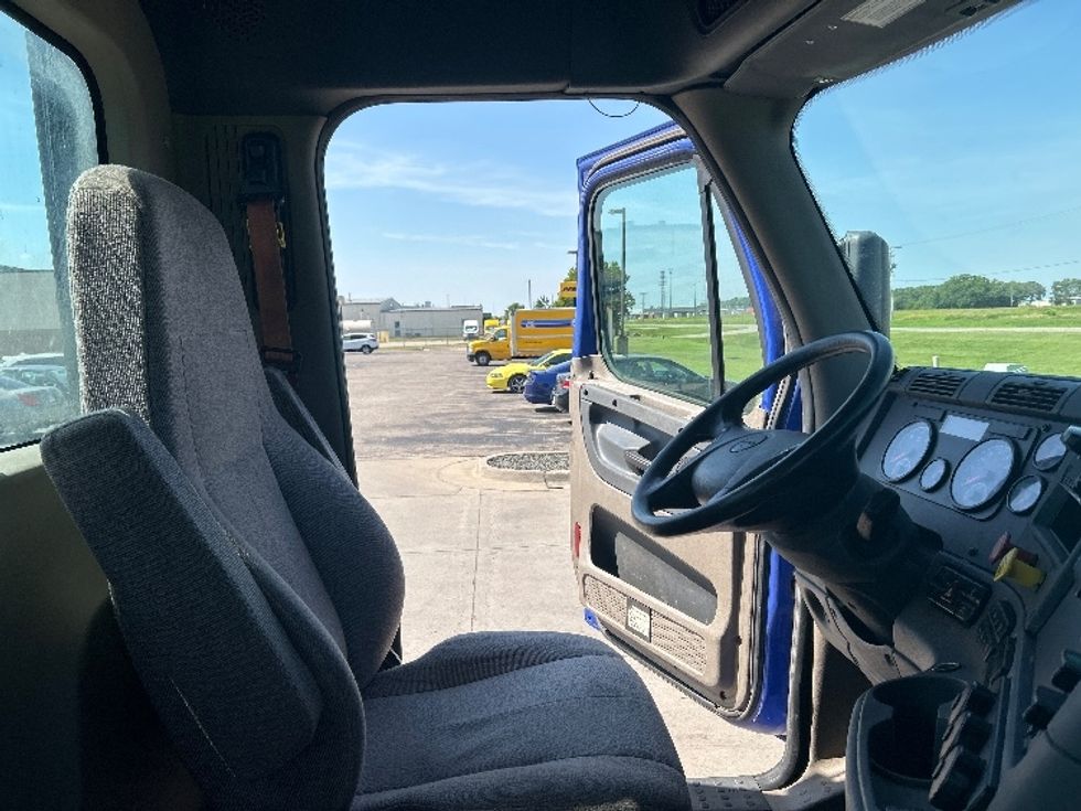 Day Cab Tractor-Heavy Duty Tractors-Freightliner-2020-Cascadia 11364ST-Wichita-KS-424,836\n\t\tmiles-$ 48,250 - Image 14