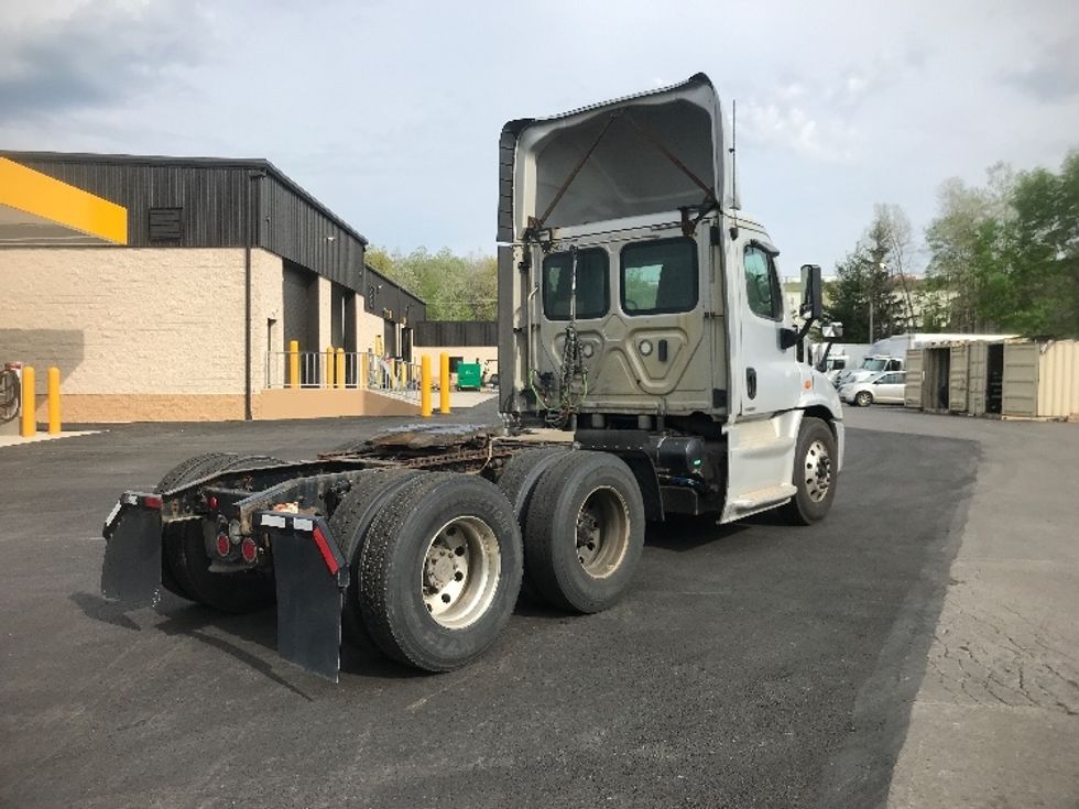 Day Cab Tractor-Heavy Duty Tractors-Freightliner-2020-Cascadia 11364ST-Wilkes Barre-PA-475,438\n\t\tmiles-$ 48,000 - Image 7