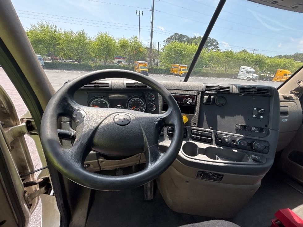 Day Cab Tractor-Heavy Duty Tractors-Freightliner-2020-Cascadia 12542ST-Atlanta-GA-456,204\n\t\tmiles-$ 34,000 - Image 11