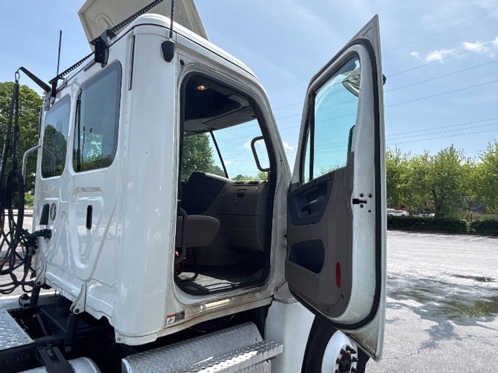 Day Cab Tractor-Heavy Duty Tractors-Freightliner-2020-Cascadia 12542ST-Atlanta-GA-456,204\n\t\tmiles-$ 34,000 - Image 12