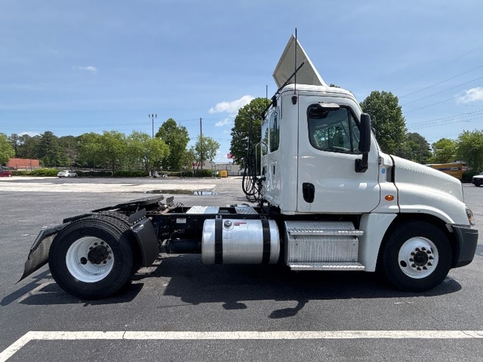 Day Cab Tractor-Heavy Duty Tractors-Freightliner-2020-Cascadia 12542ST-Atlanta-GA-456,204\n\t\tmiles-$ 34,000 - Image 8