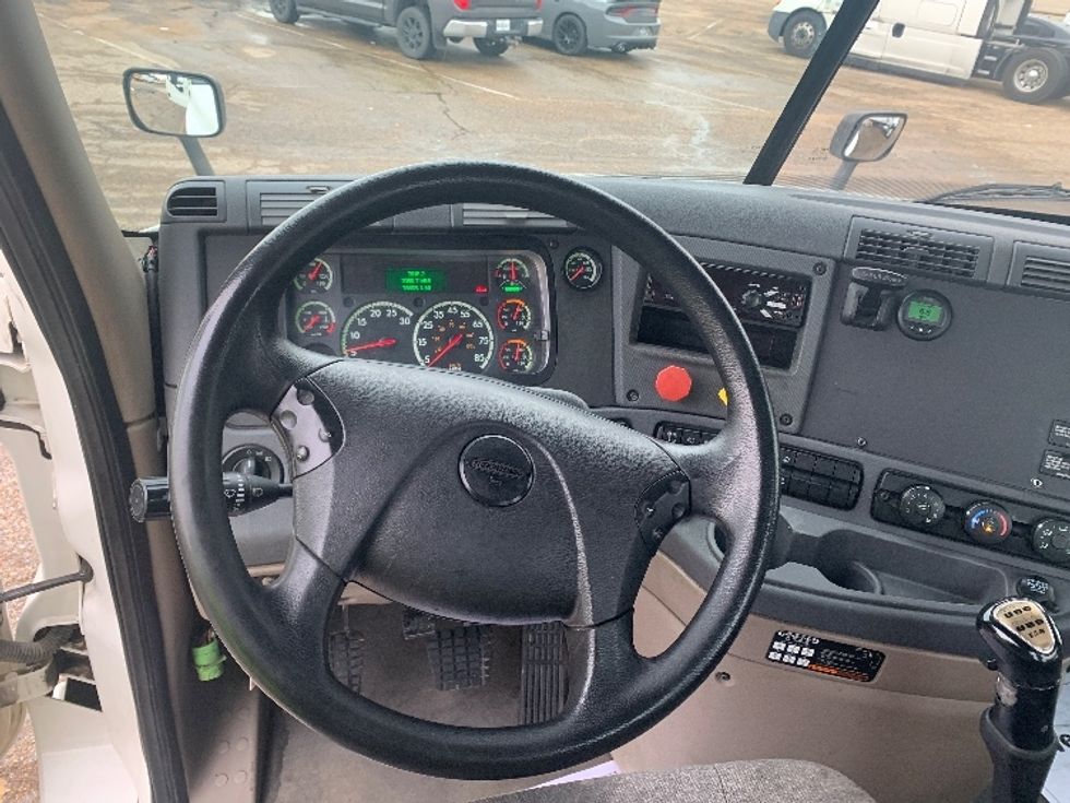 Day Cab Tractor-Heavy Duty Tractors-Freightliner-2020-Cascadia 12542ST-Belden-MS-576,432\n\t\tmiles-$ 21,250 - Image 11