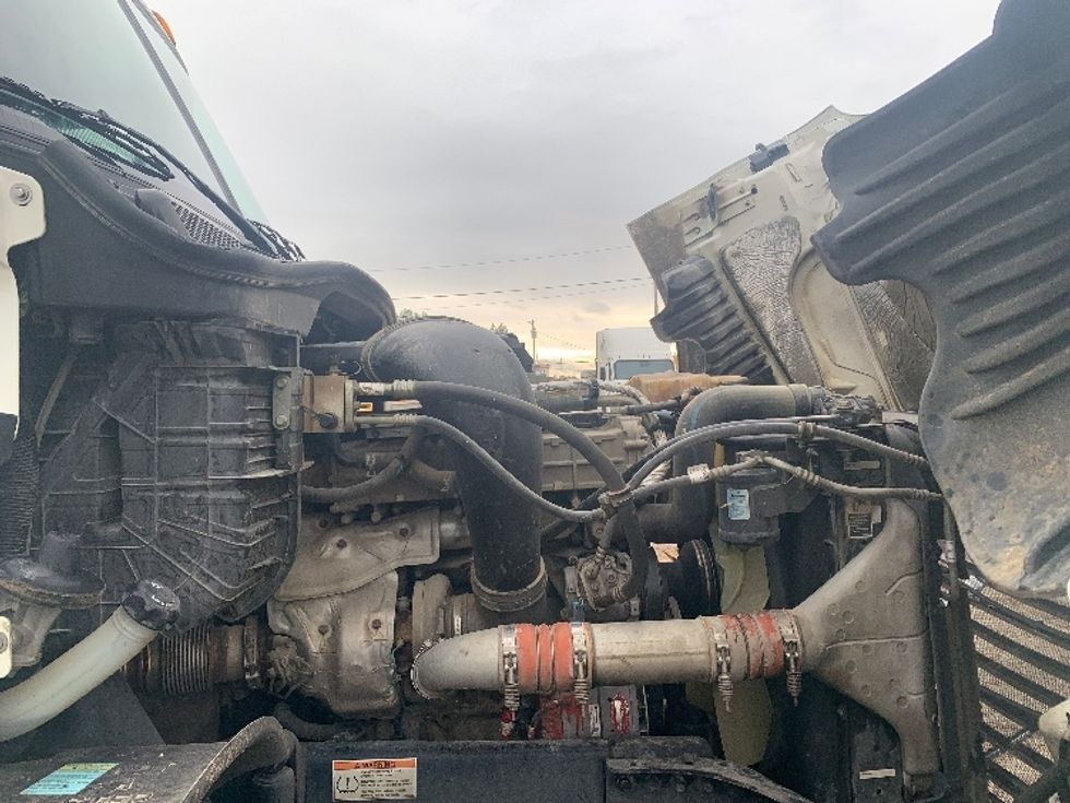 Day Cab Tractor-Heavy Duty Tractors-Freightliner-2020-Cascadia 12542ST-Belden-MS-576,432\n\t\tmiles-$ 21,250 - Image 15