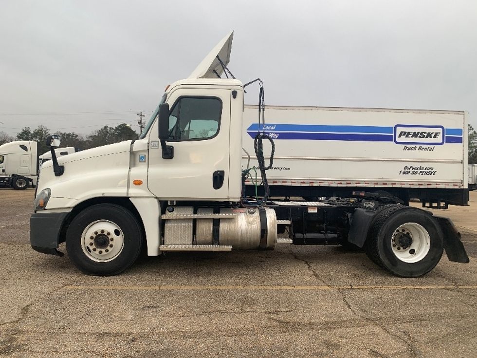 Day Cab Tractor-Heavy Duty Tractors-Freightliner-2020-Cascadia 12542ST-Belden-MS-576,432\n\t\tmiles-$ 21,250 - Image 4