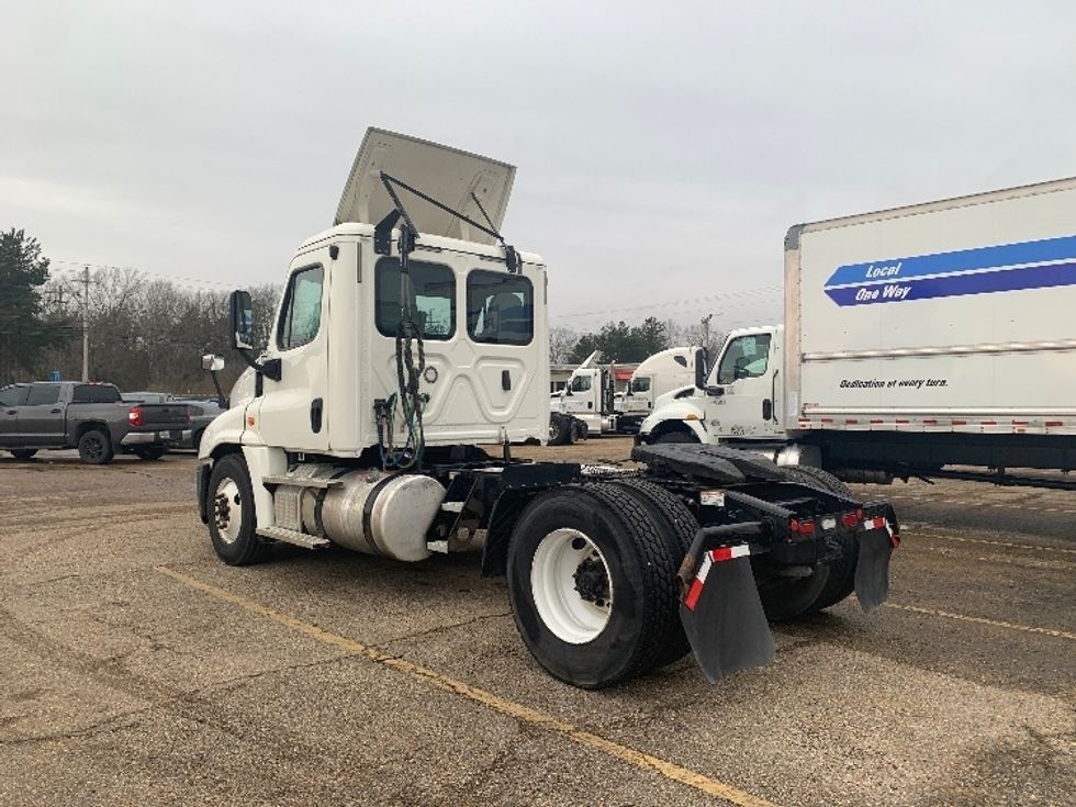 Day Cab Tractor-Heavy Duty Tractors-Freightliner-2020-Cascadia 12542ST-Belden-MS-576,432\n\t\tmiles-$ 21,250 - Image 5