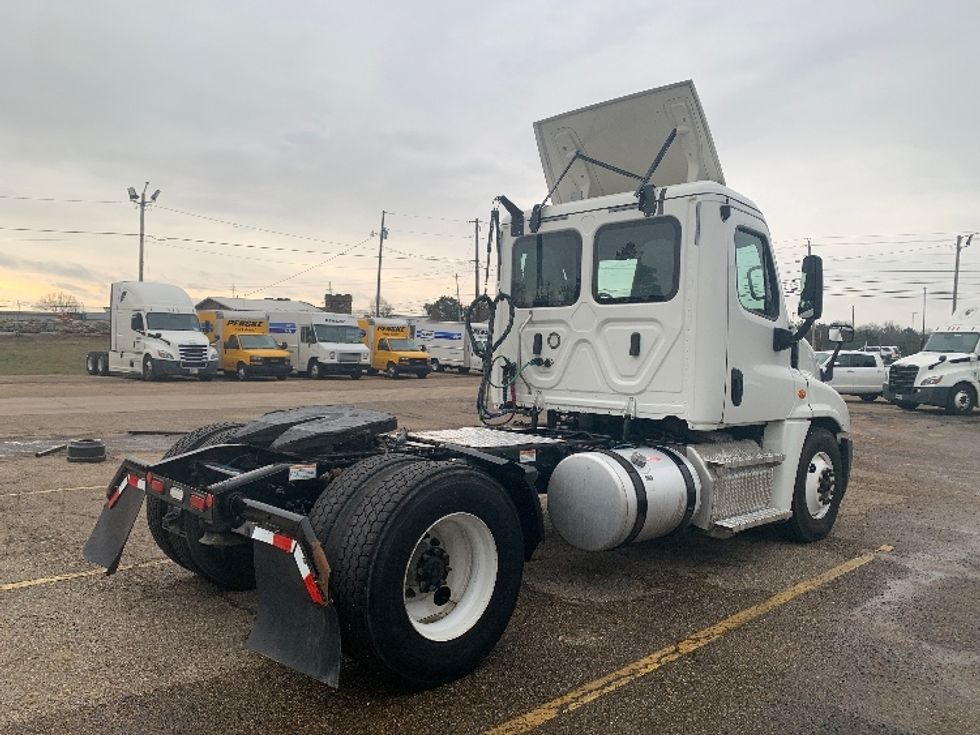 Day Cab Tractor-Heavy Duty Tractors-Freightliner-2020-Cascadia 12542ST-Belden-MS-576,432\n\t\tmiles-$ 21,250 - Image 7