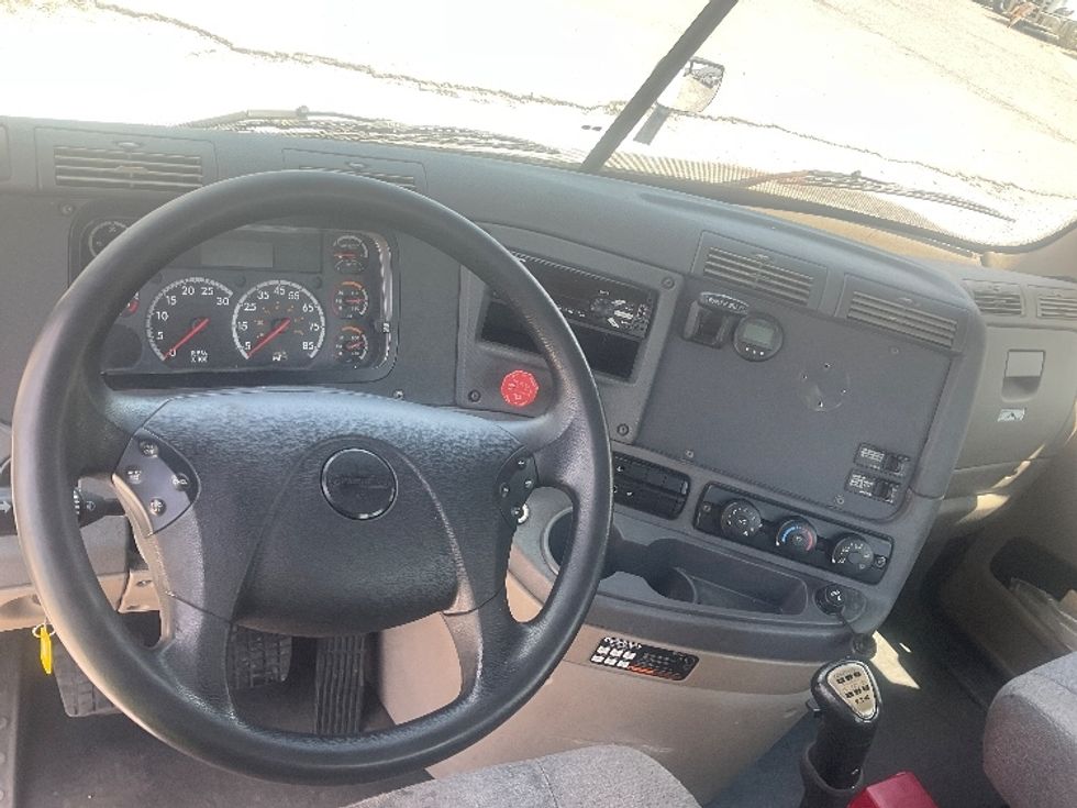 Day Cab Tractor-Heavy Duty Tractors-Freightliner-2020-Cascadia 12542ST-Conyers-GA-171,296\n\t\tmiles-$ 44,750 - Image 11