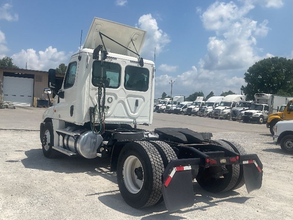Day Cab Tractor-Heavy Duty Tractors-Freightliner-2020-Cascadia 12542ST-Conyers-GA-171,296\n\t\tmiles-$ 44,750 - Image 5