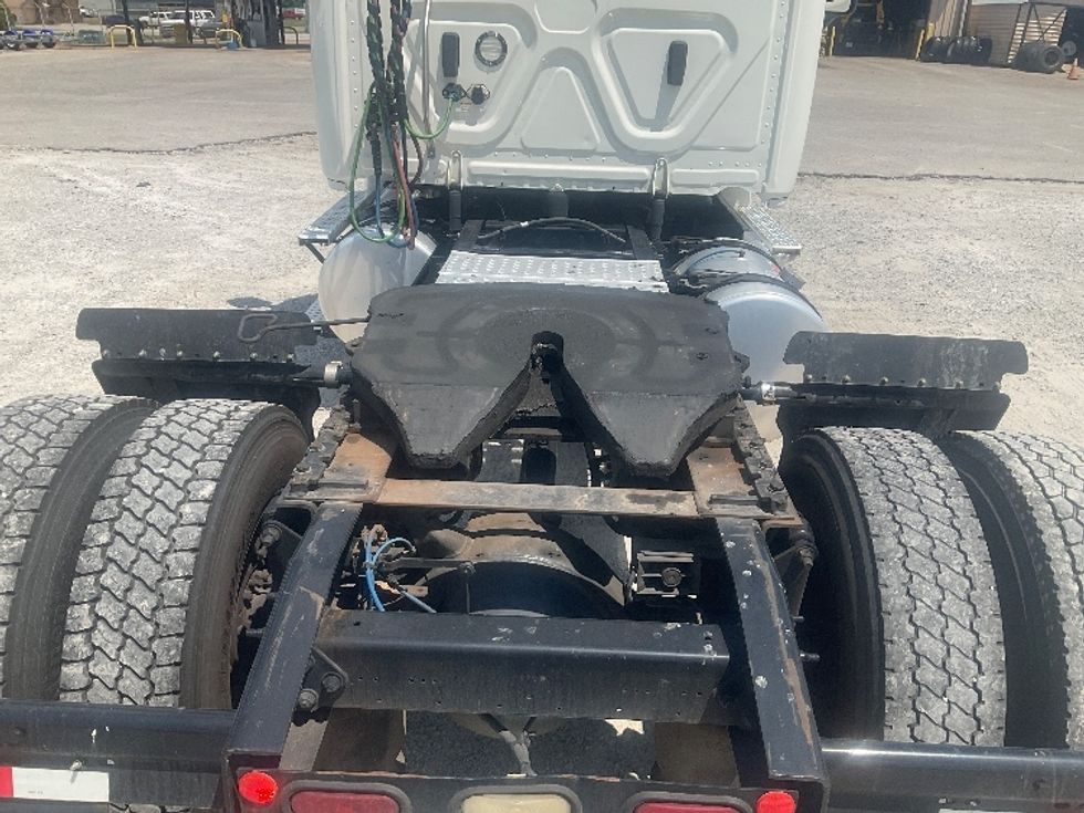 Day Cab Tractor-Heavy Duty Tractors-Freightliner-2020-Cascadia 12542ST-Conyers-GA-171,296\n\t\tmiles-$ 44,750 - Image 6