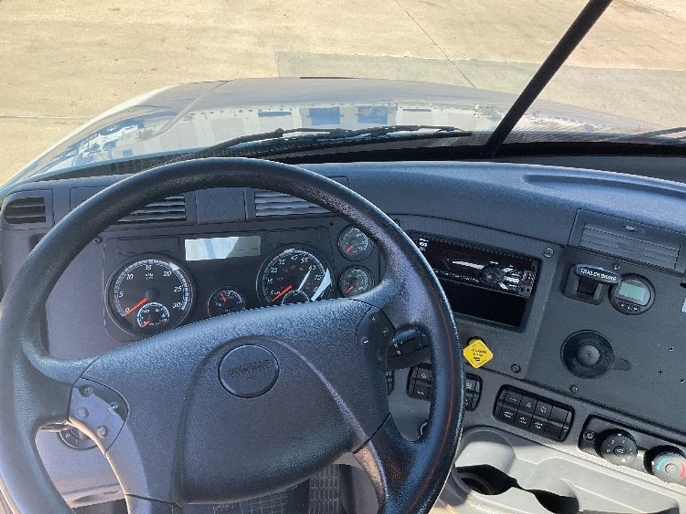 Day Cab Tractor-Heavy Duty Tractors-Freightliner-2020-Cascadia 12542ST-Dallas-TX-350,278\n\t\tmiles-$ 55,500 - Image 11