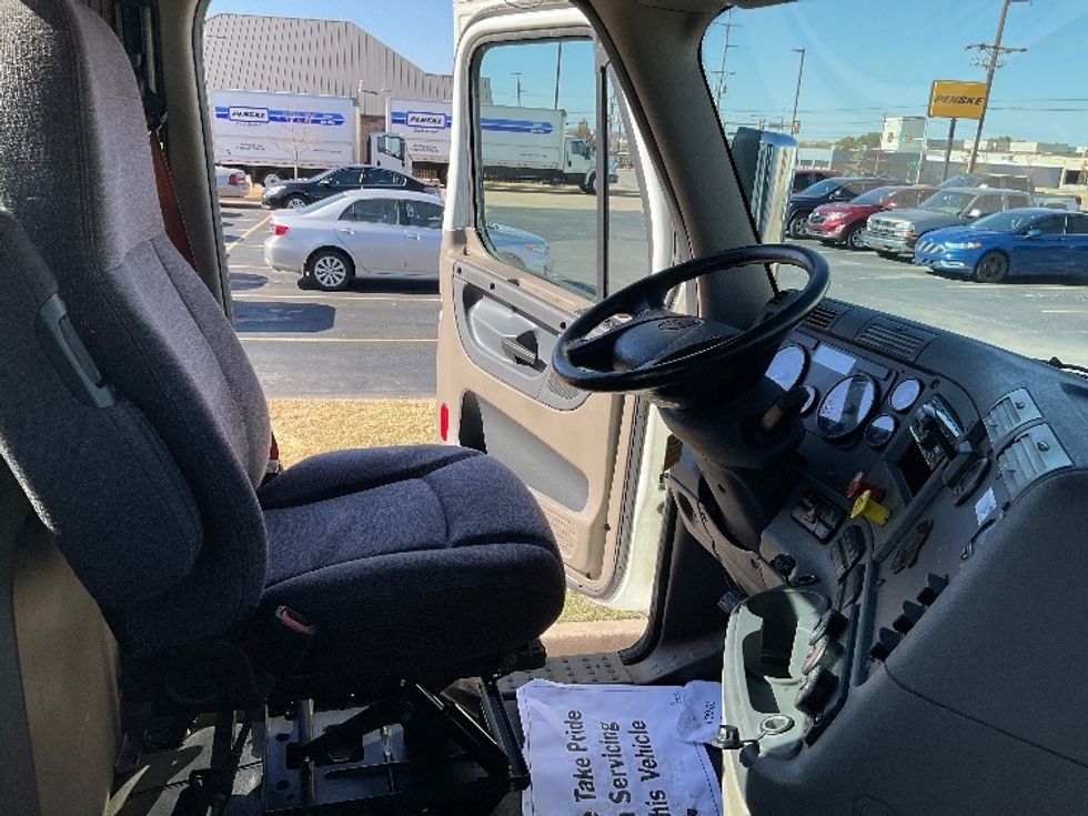 Day Cab Tractor-Heavy Duty Tractors-Freightliner-2020-Cascadia 12542ST-Dallas-TX-350,278\n\t\tmiles-$ 55,500 - Image 14