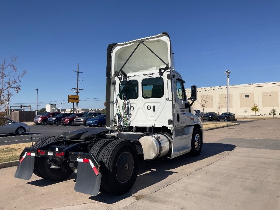 Day Cab Tractor-Heavy Duty Tractors-Freightliner-2020-Cascadia 12542ST-Dallas-TX-350,278\n\t\tmiles-$ 55,500 - Image 7