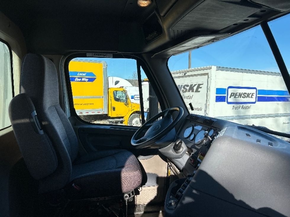 Day Cab Tractor-Heavy Duty Tractors-Freightliner-2020-Cascadia 12542ST-Dayton-NJ-367,576\n\t\tmiles-$ 46,000 - Image 14