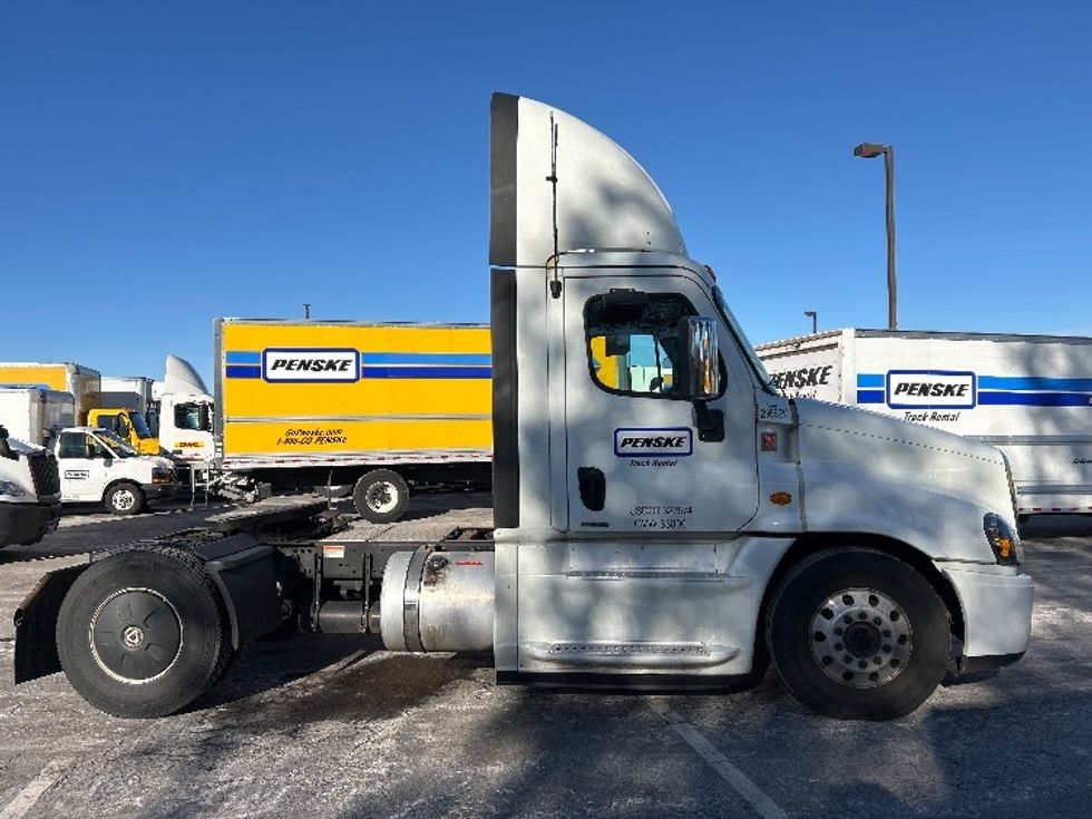 Day Cab Tractor-Heavy Duty Tractors-Freightliner-2020-Cascadia 12542ST-Dayton-NJ-367,576\n\t\tmiles-$ 46,000 - Image 8