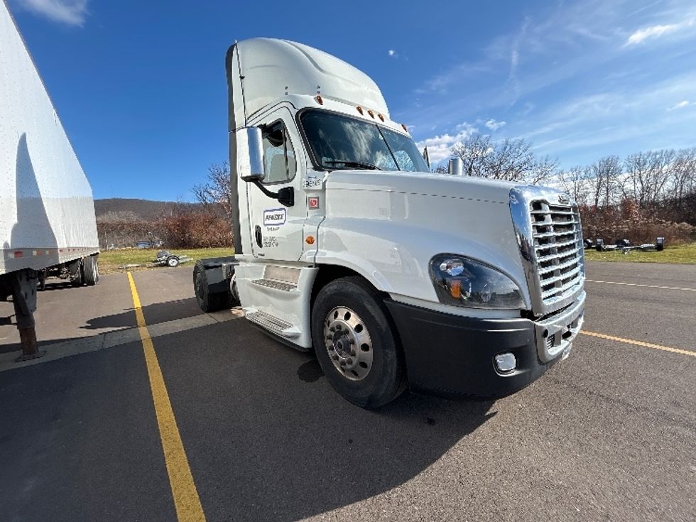 Day Cab Tractor-Heavy Duty Tractors-Freightliner-2020-Cascadia 12542ST-Elmira-NY-166,926\n\t\tmiles-$ 54,250 - Image 1