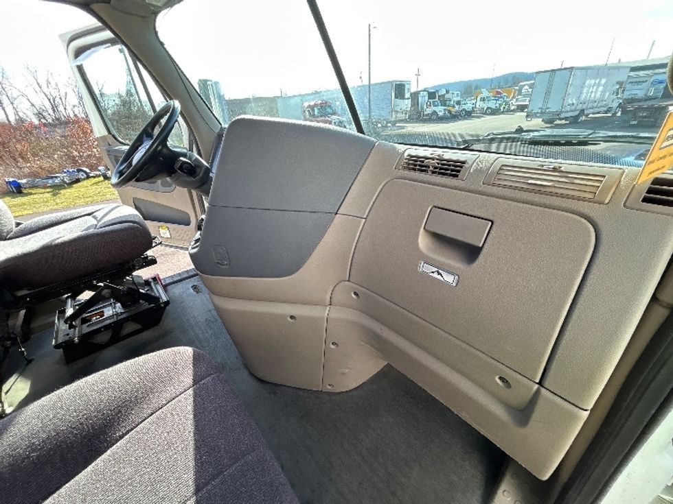 Day Cab Tractor-Heavy Duty Tractors-Freightliner-2020-Cascadia 12542ST-Elmira-NY-166,926\n\t\tmiles-$ 54,250 - Image 11