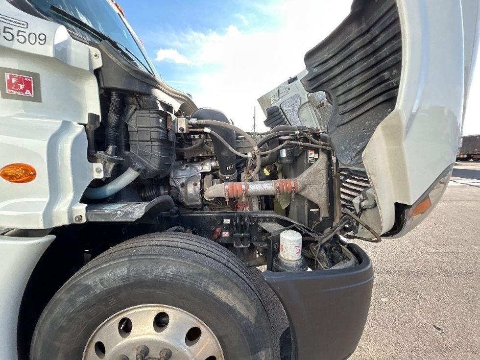 Day Cab Tractor-Heavy Duty Tractors-Freightliner-2020-Cascadia 12542ST-Elmira-NY-166,926\n\t\tmiles-$ 54,250 - Image 13