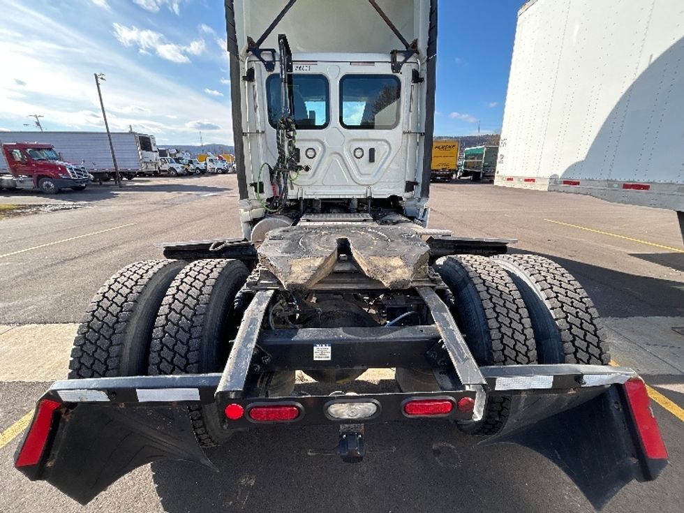 Day Cab Tractor-Heavy Duty Tractors-Freightliner-2020-Cascadia 12542ST-Elmira-NY-166,926\n\t\tmiles-$ 54,250 - Image 4