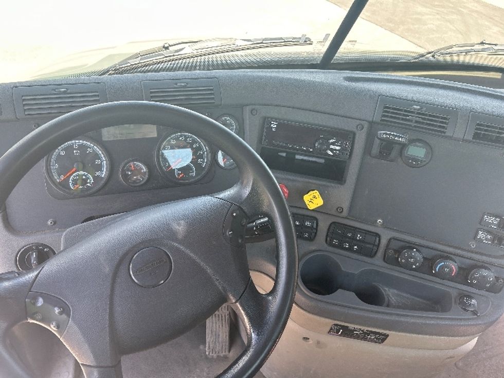 Day Cab Tractor-Heavy Duty Tractors-Freightliner-2020-Cascadia 12542ST-Flower Mound-TX-186,794\n\t\tmiles-$ 49,750 - Image 11