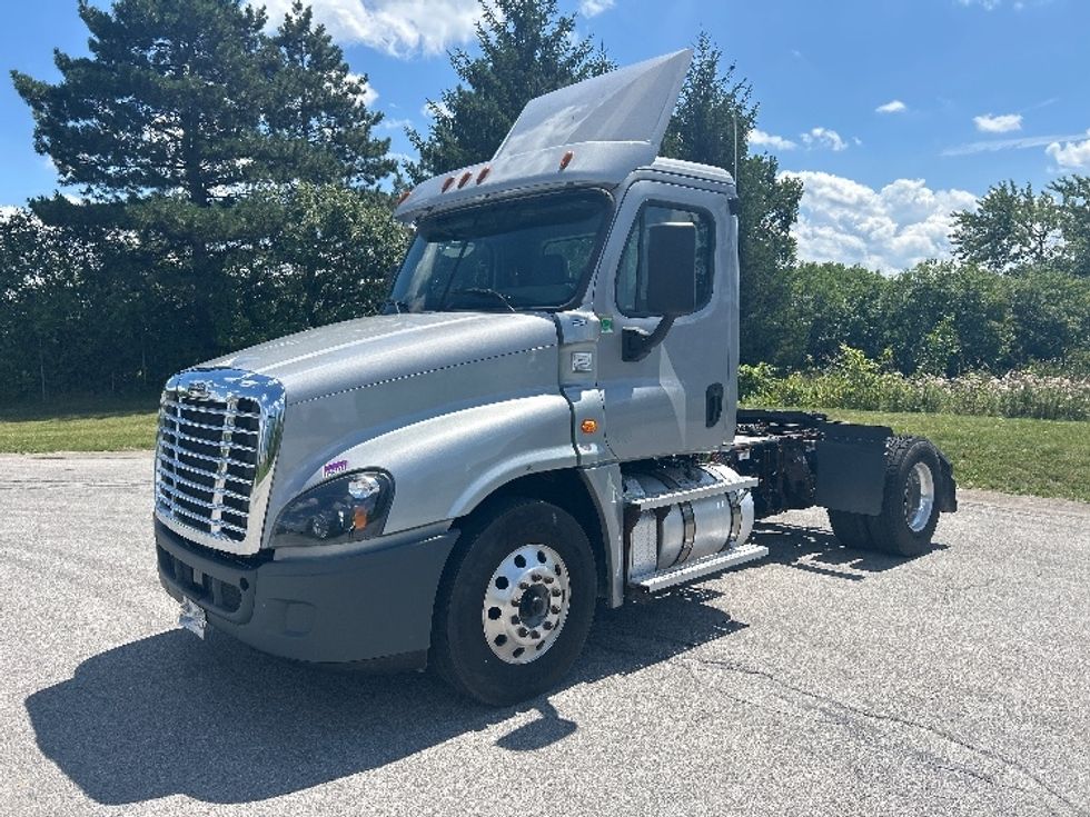 Day Cab Tractor-Heavy Duty Tractors-Freightliner-2020-Cascadia 12542ST-Flower Mound-TX-186,794\n\t\tmiles-$ 49,750 - Image 3