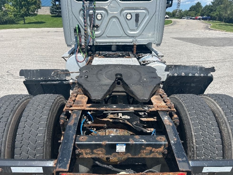 Day Cab Tractor-Heavy Duty Tractors-Freightliner-2020-Cascadia 12542ST-Flower Mound-TX-186,794\n\t\tmiles-$ 49,750 - Image 6