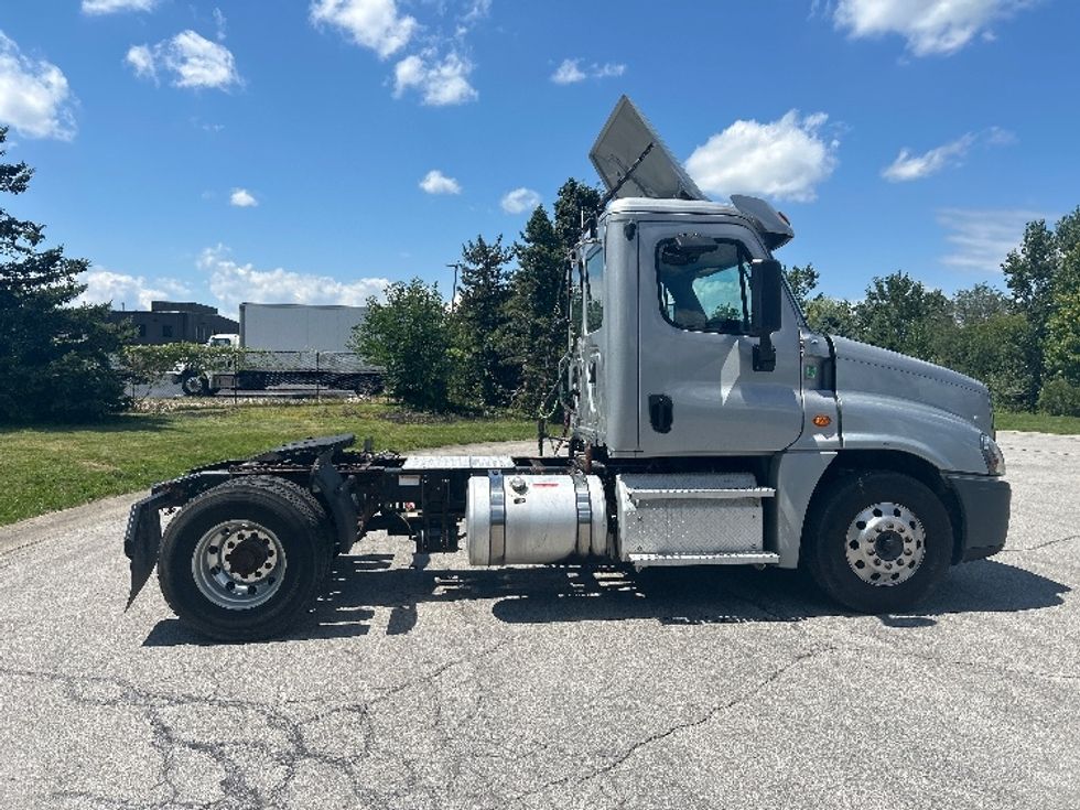 Day Cab Tractor-Heavy Duty Tractors-Freightliner-2020-Cascadia 12542ST-Flower Mound-TX-186,794\n\t\tmiles-$ 49,750 - Image 8