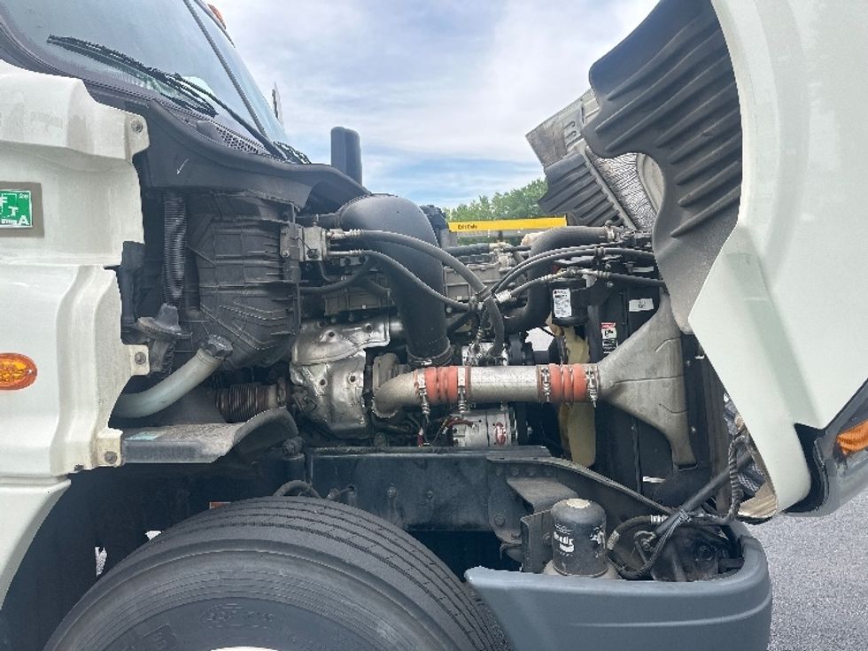 Day Cab Tractor-Heavy Duty Tractors-Freightliner-2020-Cascadia 12542ST-Forest Park-GA-385,043\n\t\tmiles-$ 31,500 - Image 15