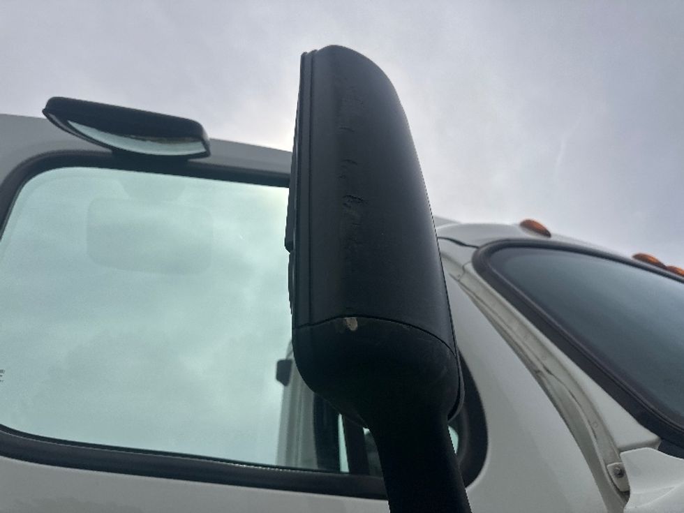 Day Cab Tractor-Heavy Duty Tractors-Freightliner-2020-Cascadia 12542ST-Forest Park-GA-385,043\n\t\tmiles-$ 31,500 - Image 18