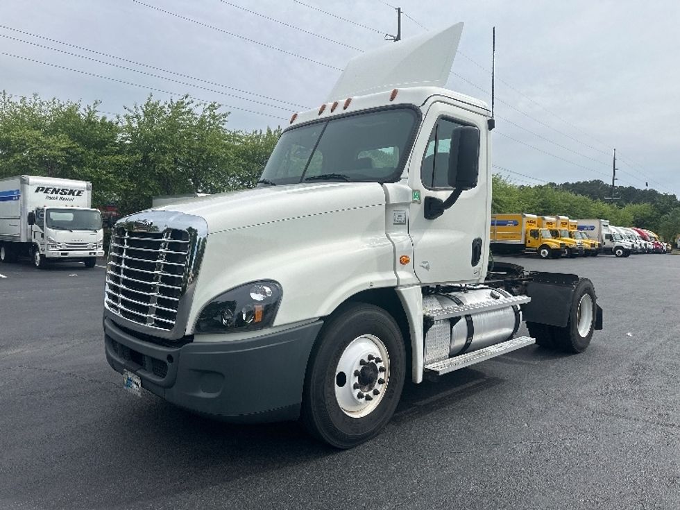Day Cab Tractor-Heavy Duty Tractors-Freightliner-2020-Cascadia 12542ST-Forest Park-GA-385,043\n\t\tmiles-$ 31,500 - Image 3