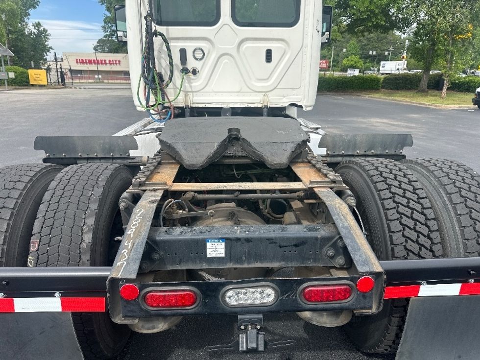Day Cab Tractor-Heavy Duty Tractors-Freightliner-2020-Cascadia 12542ST-Forest Park-GA-385,043\n\t\tmiles-$ 31,500 - Image 6