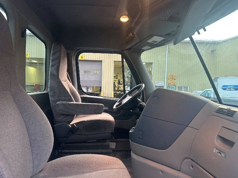 Day Cab Tractor-Heavy Duty Tractors-Freightliner-2020-Cascadia 12542ST-Fredonia-NY-272,912\n\t\tmiles-$ 44,000 - Image 14