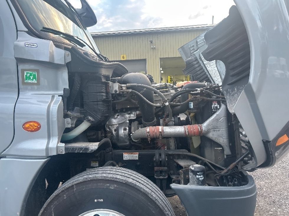 Day Cab Tractor-Heavy Duty Tractors-Freightliner-2020-Cascadia 12542ST-Fredonia-NY-272,912\n\t\tmiles-$ 44,000 - Image 15