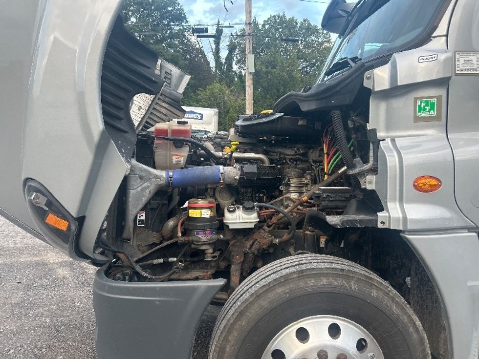 Day Cab Tractor-Heavy Duty Tractors-Freightliner-2020-Cascadia 12542ST-Fredonia-NY-272,912\n\t\tmiles-$ 44,000 - Image 16