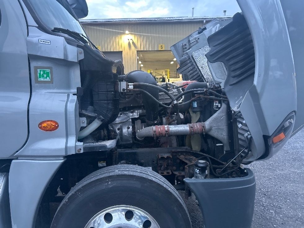 Day Cab Tractor-Heavy Duty Tractors-Freightliner-2020-Cascadia 12542ST-Fredonia-NY-315,821\n\t\tmiles-$ 41,750 - Image 15