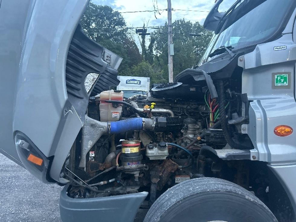 Day Cab Tractor-Heavy Duty Tractors-Freightliner-2020-Cascadia 12542ST-Fredonia-NY-315,821\n\t\tmiles-$ 41,750 - Image 16