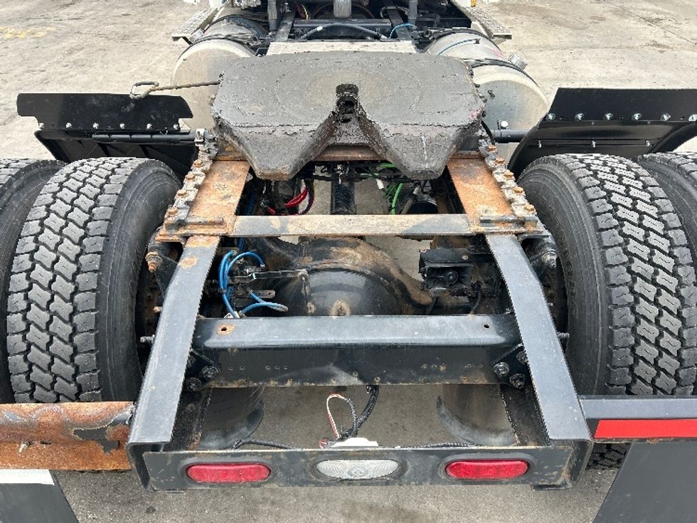 Day Cab Tractor-Heavy Duty Tractors-Freightliner-2020-Cascadia 12542ST-Indianapolis-IN-246,635\n\t\tmiles-$ 37,500 - Image 6