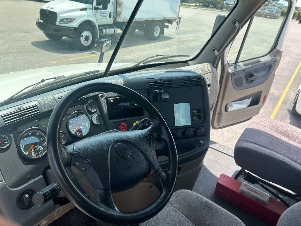 Day Cab Tractor-Heavy Duty Tractors-Freightliner-2020-Cascadia 12542ST-Kentwood-MI-268,569\n\t\tmiles-$ 33,750 - Image 10