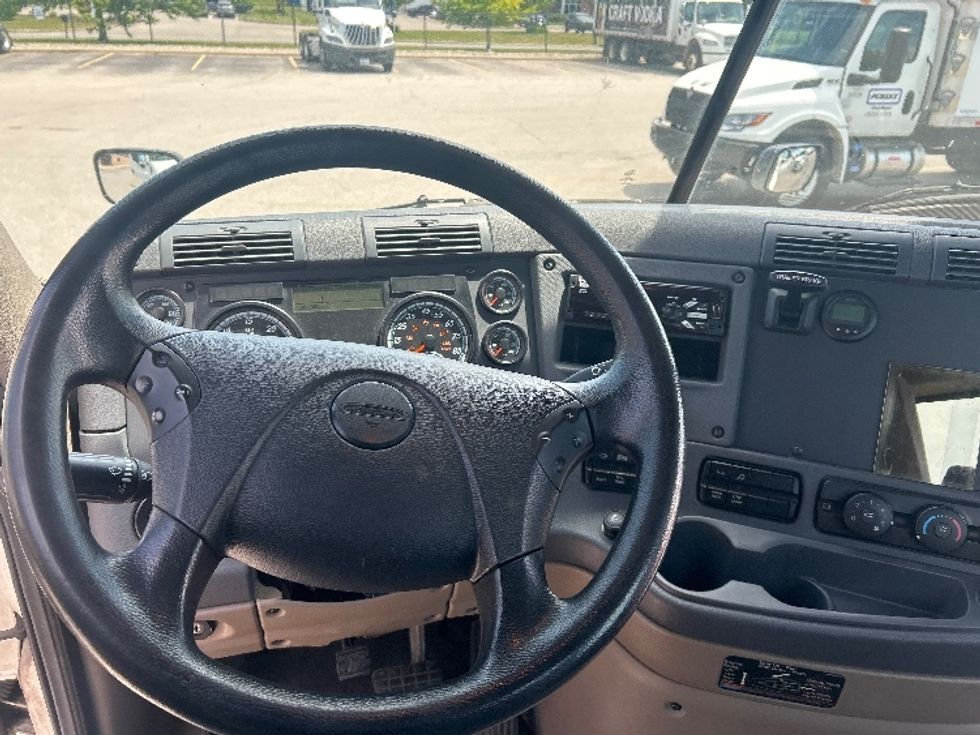 Day Cab Tractor-Heavy Duty Tractors-Freightliner-2020-Cascadia 12542ST-Kentwood-MI-268,569\n\t\tmiles-$ 33,750 - Image 11