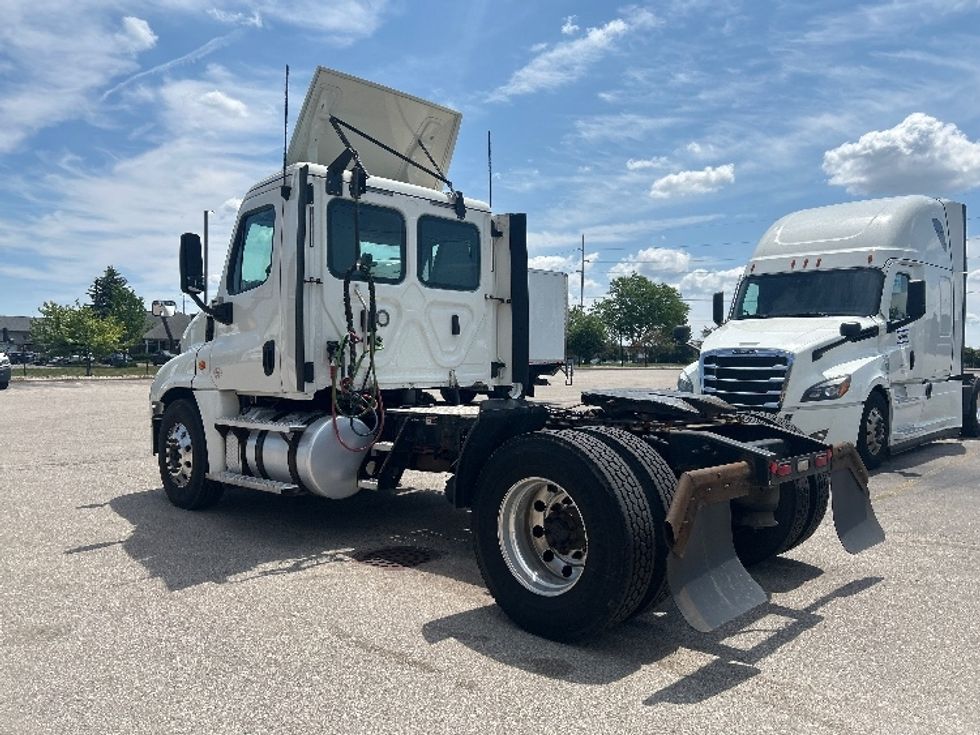 Day Cab Tractor-Heavy Duty Tractors-Freightliner-2020-Cascadia 12542ST-Kentwood-MI-268,569\n\t\tmiles-$ 33,750 - Image 5