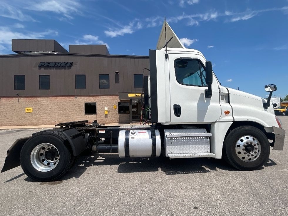 Day Cab Tractor-Heavy Duty Tractors-Freightliner-2020-Cascadia 12542ST-Kentwood-MI-268,569\n\t\tmiles-$ 33,750 - Image 8