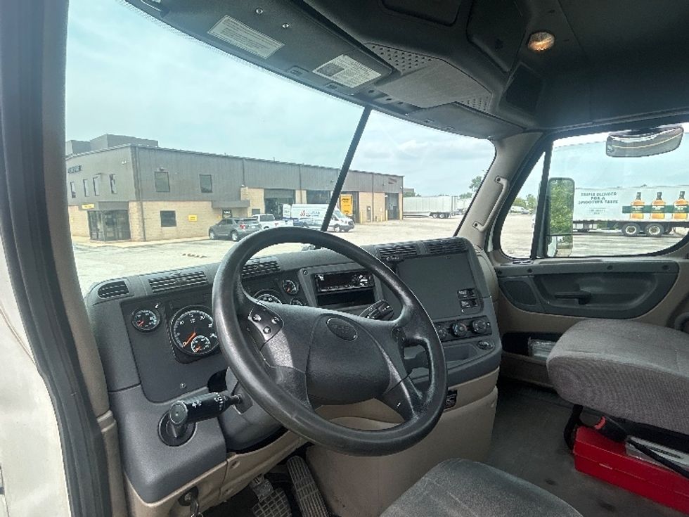 Day Cab Tractor-Heavy Duty Tractors-Freightliner-2020-Cascadia 12542ST-Kentwood-MI-328,884\n\t\tmiles-$ 37,500 - Image 10