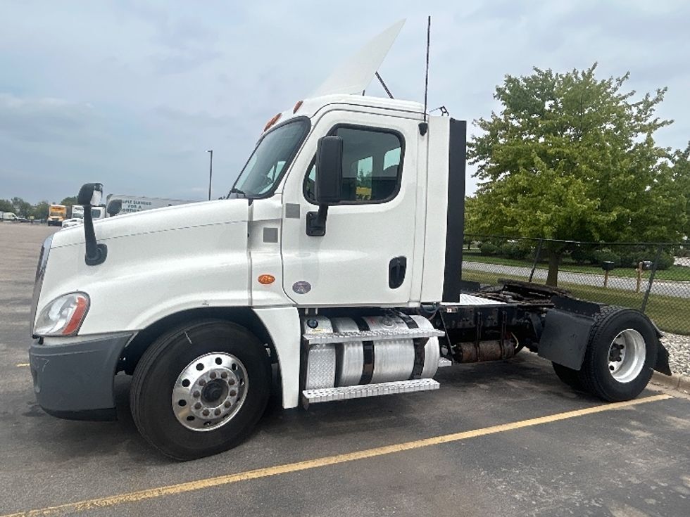 Day Cab Tractor-Heavy Duty Tractors-Freightliner-2020-Cascadia 12542ST-Kentwood-MI-328,884\n\t\tmiles-$ 37,500 - Image 4
