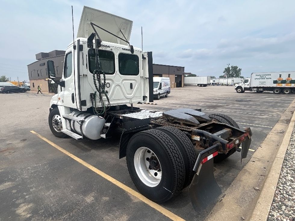 Day Cab Tractor-Heavy Duty Tractors-Freightliner-2020-Cascadia 12542ST-Kentwood-MI-328,884\n\t\tmiles-$ 37,500 - Image 5