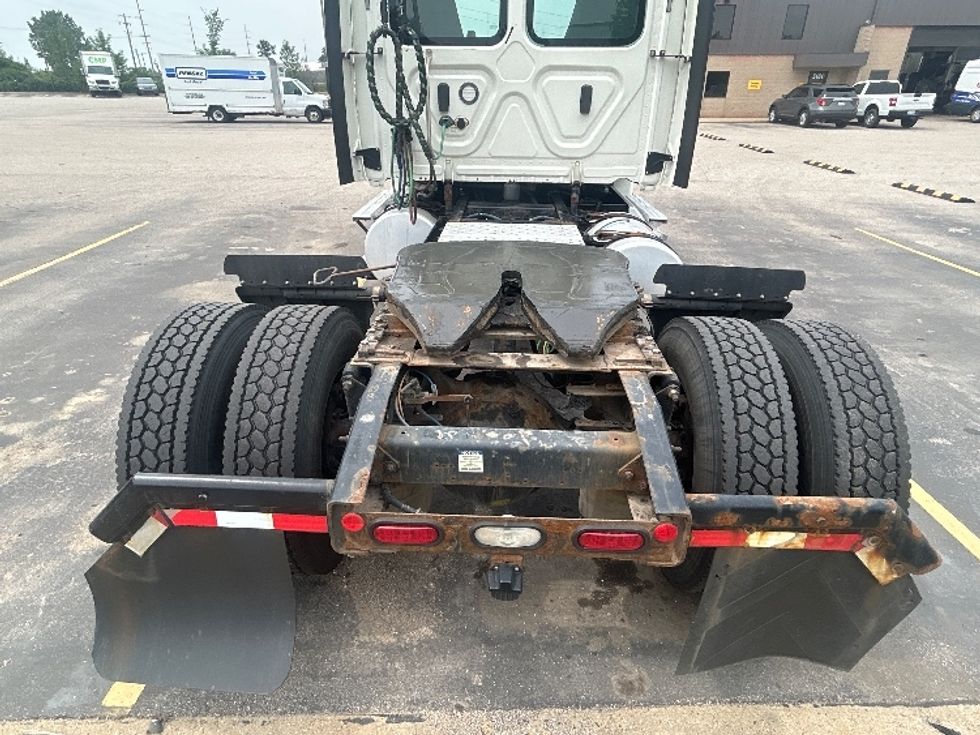 Day Cab Tractor-Heavy Duty Tractors-Freightliner-2020-Cascadia 12542ST-Kentwood-MI-328,884\n\t\tmiles-$ 37,500 - Image 6