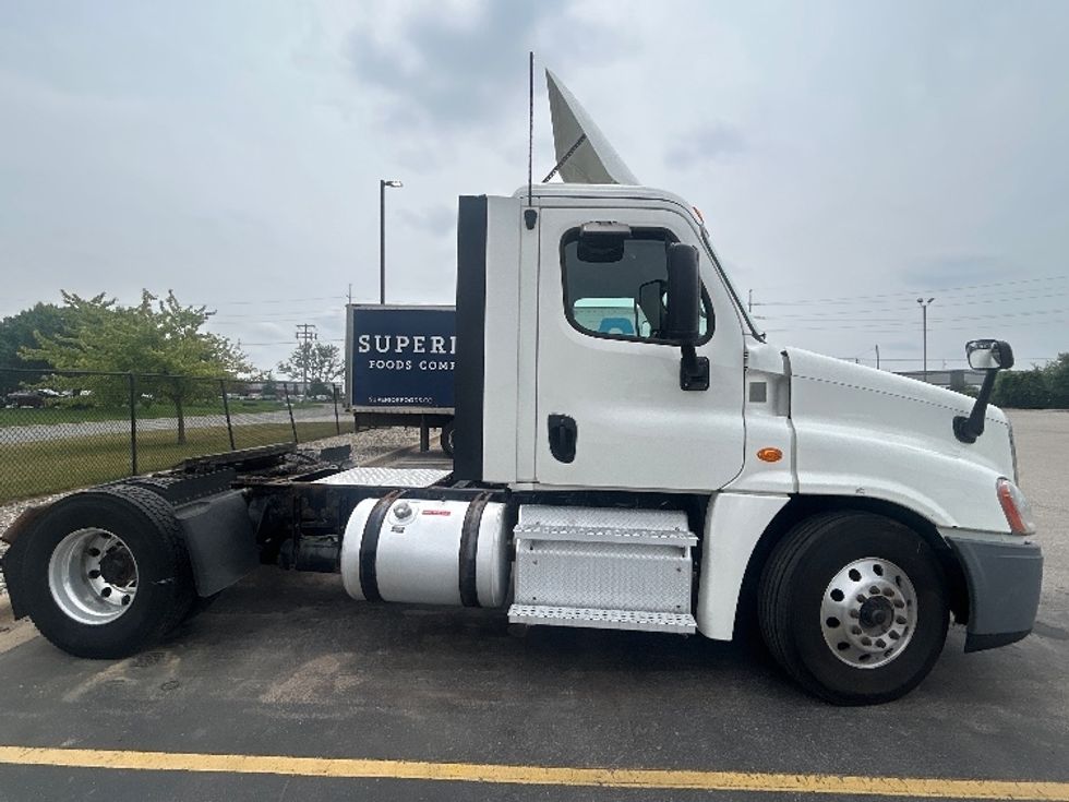 Day Cab Tractor-Heavy Duty Tractors-Freightliner-2020-Cascadia 12542ST-Kentwood-MI-328,884\n\t\tmiles-$ 37,500 - Image 8