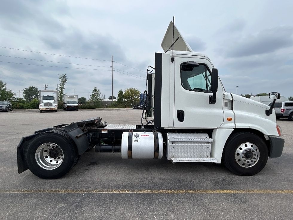 Day Cab Tractor-Heavy Duty Tractors-Freightliner-2020-Cascadia 12542ST-Kentwood-MI-372,025\n\t\tmiles-$ 38,250 - Image 8