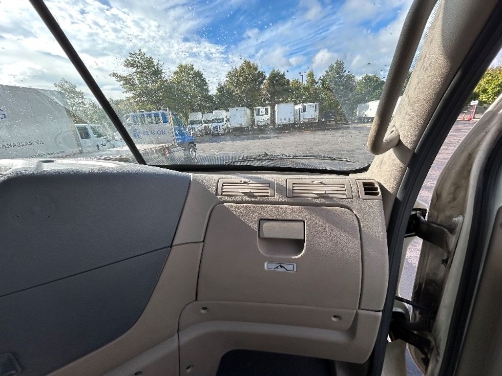 Day Cab Tractor-Heavy Duty Tractors-Freightliner-2020-Cascadia 12542ST-Manassas-VA-417,579\n\t\tmiles-$ 26,500 - Image 13