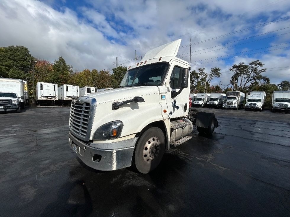 Day Cab Tractor-Heavy Duty Tractors-Freightliner-2020-Cascadia 12542ST-Manassas-VA-417,579\n\t\tmiles-$ 26,500 - Image 3
