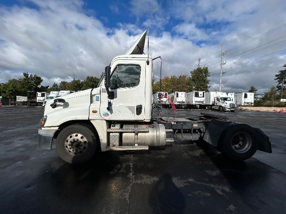 Day Cab Tractor-Heavy Duty Tractors-Freightliner-2020-Cascadia 12542ST-Manassas-VA-417,579\n\t\tmiles-$ 26,500 - Image 4
