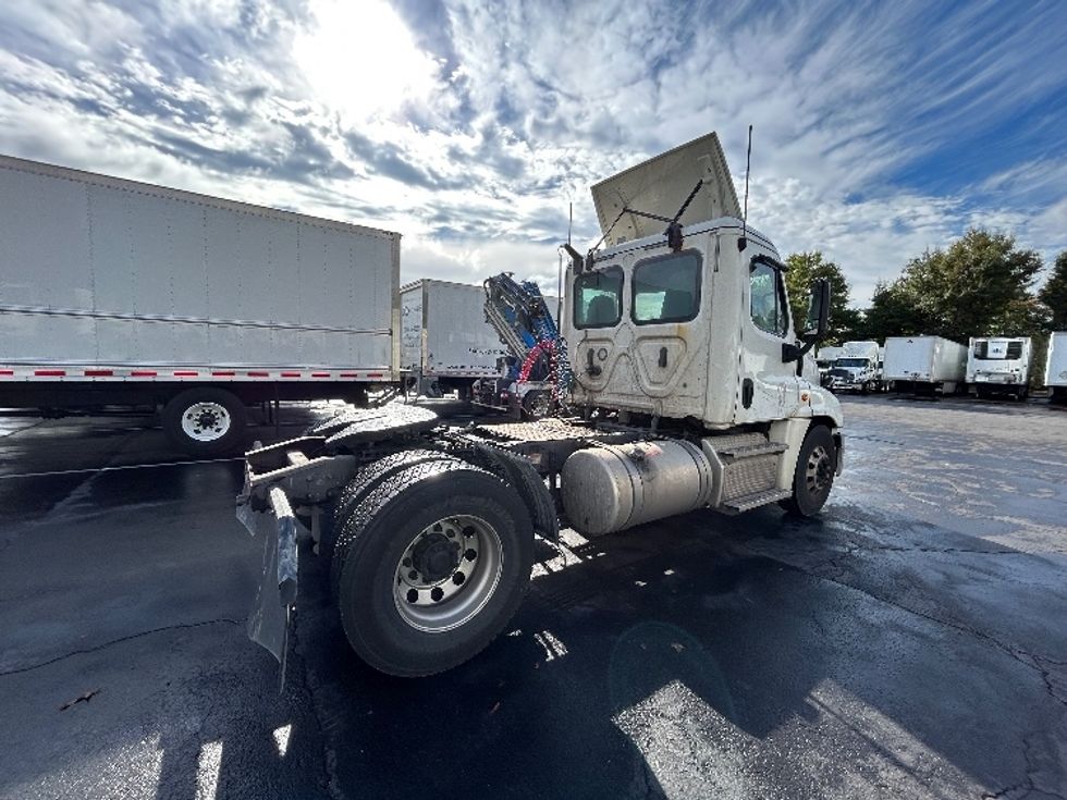 Day Cab Tractor-Heavy Duty Tractors-Freightliner-2020-Cascadia 12542ST-Manassas-VA-417,579\n\t\tmiles-$ 26,500 - Image 7